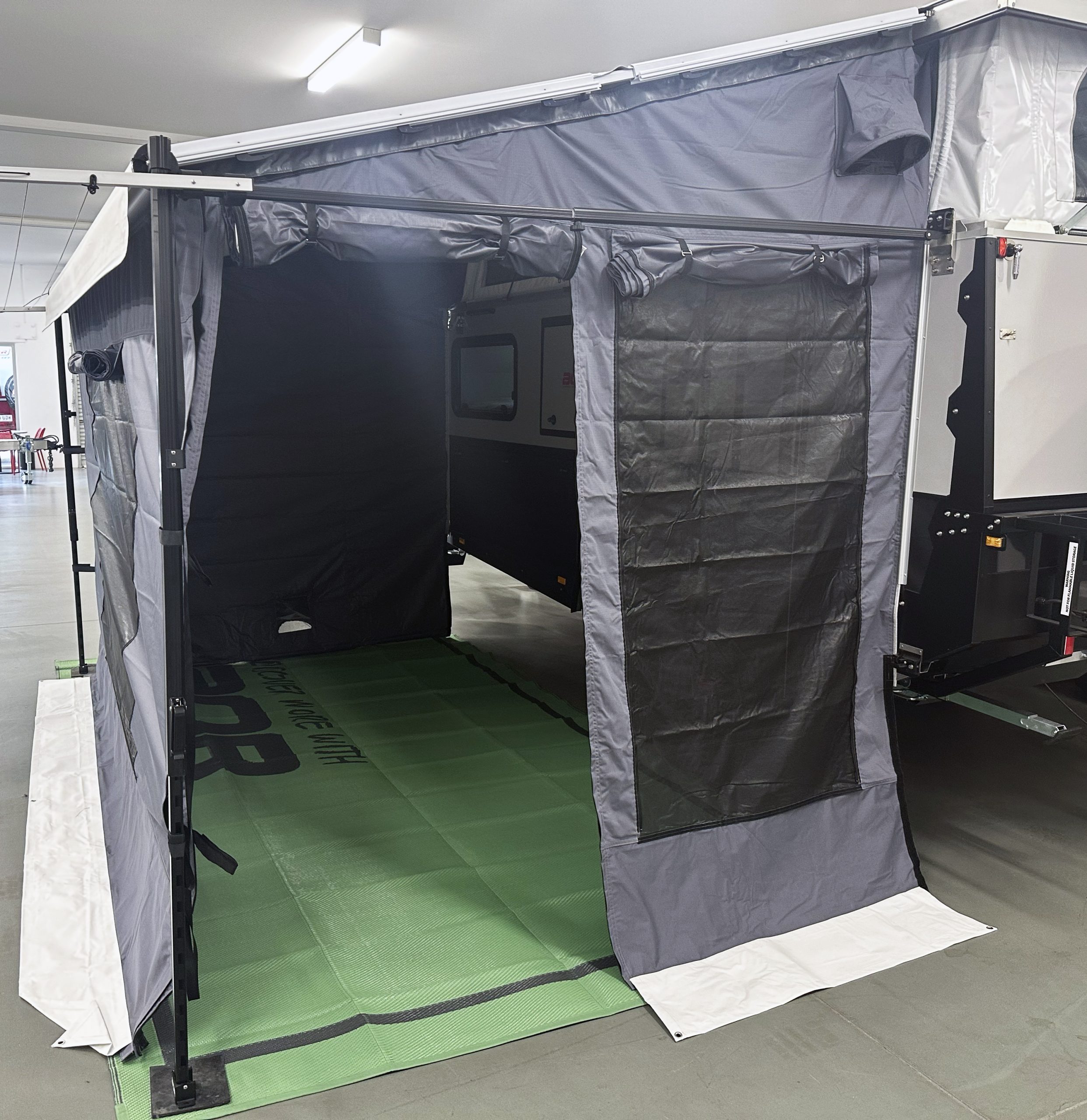 End wall - Back – Door + Window (Vent Top) PRE ORDER